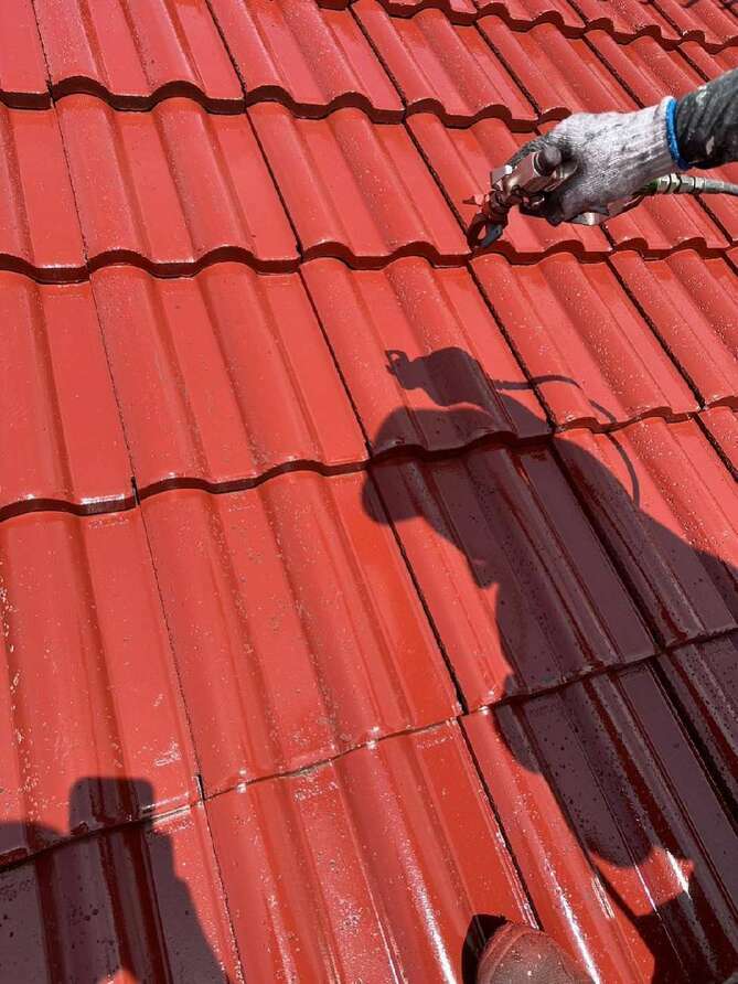 屋根上塗り塗布状況